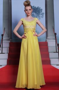 Scalloped Beading and Appliques and Pleated Prom Dress Yellow Side Zipper Short Sleeves Floor Length