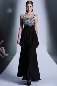 Clearance Chiffon Spaghetti Straps Sleeveless Side Zipper Embroidery and Sequins and Hand Made Flower Prom Evening Gown in Black