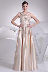 Special Straps Prom Celebrity Dresses Beading and Ruching in Champagne