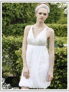 Trendy V-neck Sleeveless Prom Dress Knee Length Ruching White Chiffon