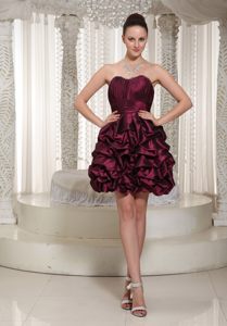 Latest Burgundy Ruche Sweetheart Prom Gown with Pick-ups for Gravatai