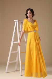 Graceful V-neck Prom Dresses for Ladies Beading Floor-length in Chiffon