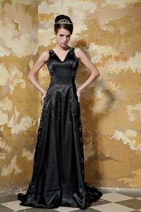 Beaded Black V-neck Prom Pageant Dresses with Brush Train 2014