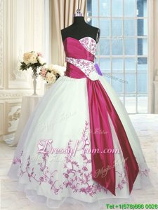 Shining Floor Length Lace Up Quinceanera Dresses White And Red and In forMilitary Ball and Sweet 16 and Quinceanera withEmbroidery and Sashes|ribbons