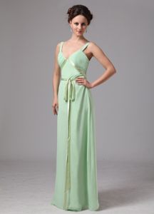 Apple Green V-neck Chiffon Quinceanera Dama Dresses with Sash