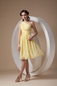 Ruched One Shoulder Quinceanera Dama Dress in Light Yellow 2014