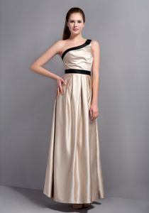 Champagne One Shoulder Dama Dress for Quinceaneras with Black Belt