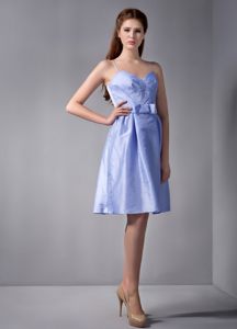 Lilac Taffeta Dama Dress for Quince with Straps and Sash in Knee-length