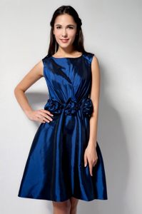 Royal Blue Taffeta Dama Dress with Scoop Neckline and Hand-made Flower