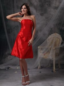 Knee-length Taffeta Strapless Red Dama Dress Ruched under 100