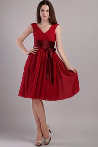 Wine Red V-neck Empire Chiffon Knee-length Dama Dress Sashed