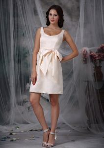 Off White Mini-length Taffeta Dama Dress with Straps and Bow