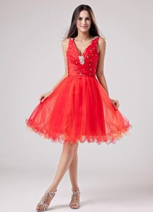 V-neck Beading and Ruche Organza Red Short Prom Bridesmaid Dress