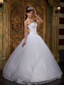 White Lace Decorated Quinceanera Gowns Strapless with Foor-length