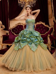 Attractive Strapless Ruffles Dresses for 15 Beading Taffeta and Tulle