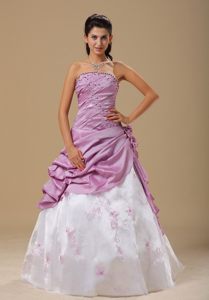 Embroidery Pick ups A-line Prom Celebrity Dress in Lilac and White