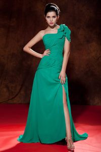 Classic Green Ruches Prom Gown One Shoulder with Slit on the Side