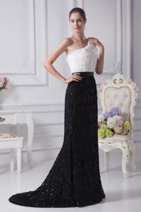 White and Black One Shoulder Floral Embellishment Prom Dresses