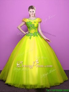 Hot Selling Yellow Green Scoop Neckline Appliques Quinceanera Gowns Short Sleeves Lace Up