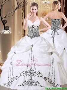 Eye-catching White Taffeta Lace Up Sweetheart Sleeveless Floor Length Quinceanera Dresses Embroidery and Pick Ups